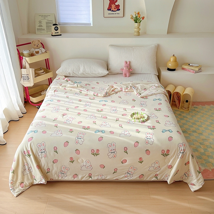 91家纺网 家纺一手货源 找家纺 木堇家居 2024新款10%大豆纤维针织棉夏被 奶油兔