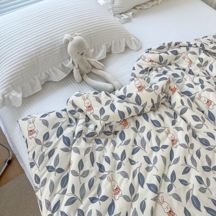 91家纺网 家纺一手货源 找家纺 木堇家居 2024新款10%大豆纤维针织棉夏被 兔融融