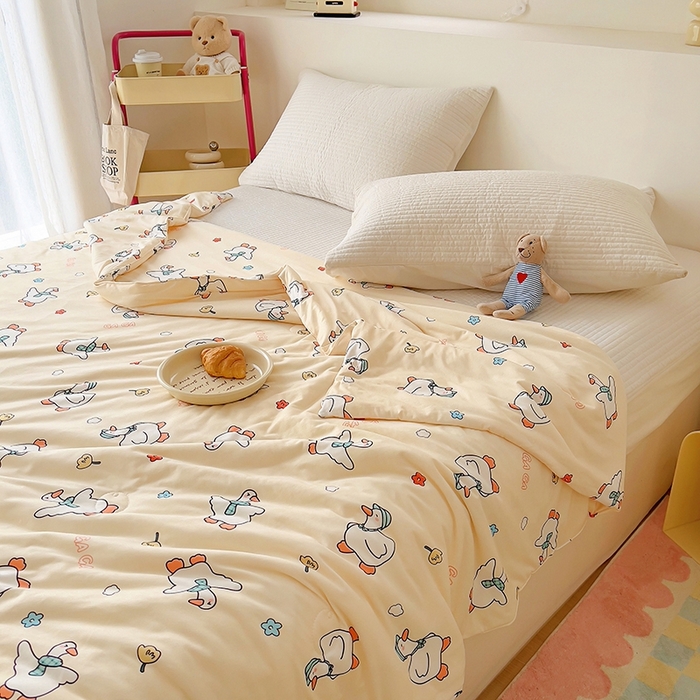 91家纺网 家纺一手货源 找家纺 木堇家居 2024新款10%大豆纤维针织棉夏被 开心鸭鸭