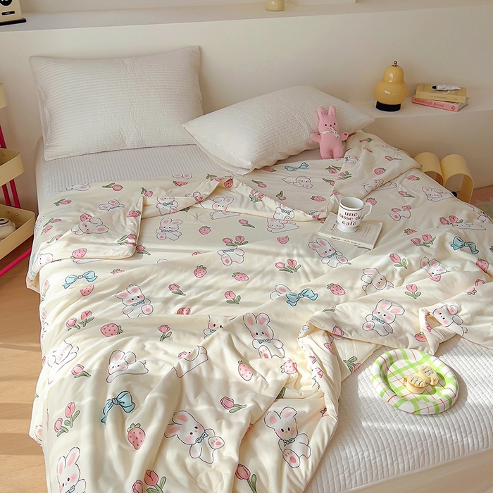 91家纺网 家纺一手货源 找家纺 木堇家居 2024新款10%大豆纤维针织棉夏被 奶油兔