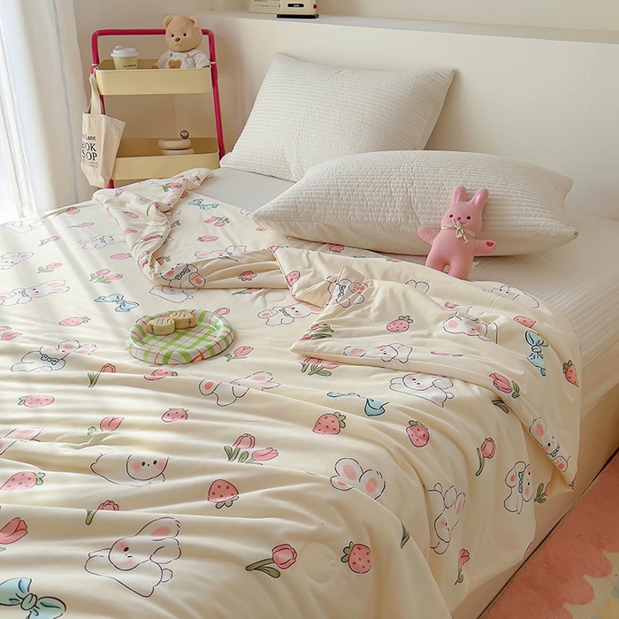 91家纺网 家纺一手货源 找家纺 木堇家居 2024新款10%大豆纤维针织棉夏被 奶油兔