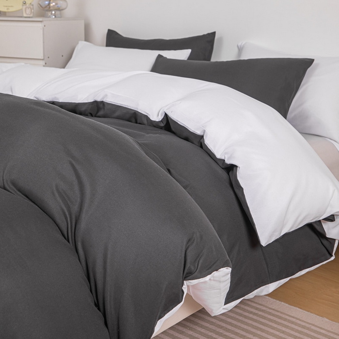 91家纺网 家纺一手货源 找家纺 莎臣豹 2025新款水洗棉磨毛纯色双拼简约风撞色单品被套 高雅灰爱上纯情白