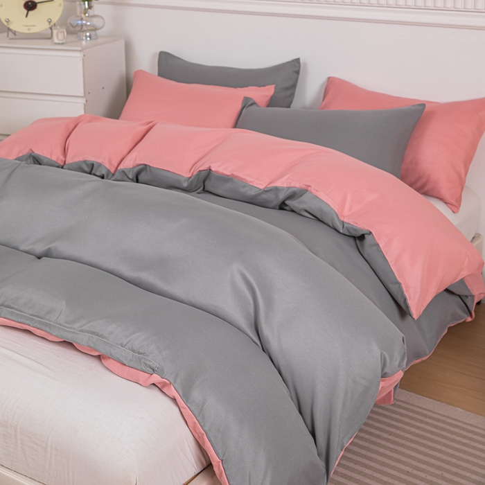 91家纺网 家纺一手货源 找家纺 莎臣豹 2025新款水洗棉磨毛纯色双拼简约风撞色单品被套 浅灰爱上甜豆沙