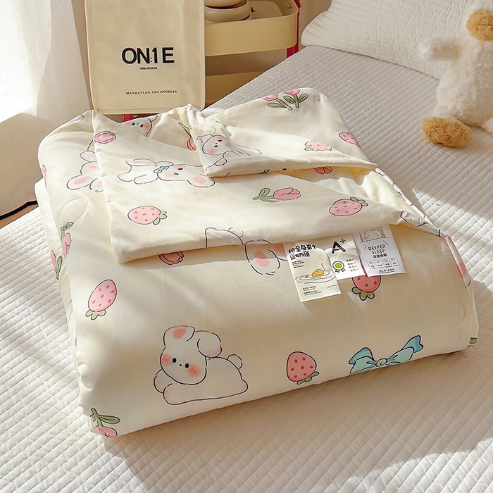 91家纺网 家纺一手货源 找家纺 木堇家居 2024新款10%大豆纤维针织棉夏被 奶油兔