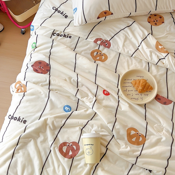 91家纺网 家纺一手货源 找家纺 木堇家居 2024新款10%大豆纤维针织棉夏被 条纹曲奇