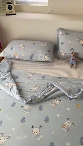 91家纺网 家纺一手货源 找家纺 木堇家居 2024新款10%大豆纤维针织棉夏被 滑板小狗-蓝