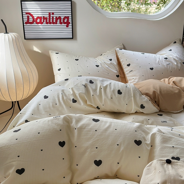 91家纺网 家纺一手货源 找家纺 阿曼达 2024春夏直播新款母婴级泡泡m皱皱纱水洗m印花四件套 波点小爱心