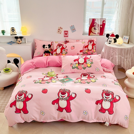 91家纺网 家纺一手货源 找家纺 卡斯诺 2025新款A类迪士尼水洗棉印花四件套（下载包包含买家秀） 甜心草莓熊