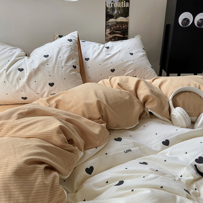 91家纺网 家纺一手货源 找家纺 阿曼达 2024春夏直播新款母婴级泡泡m皱皱纱水洗m印花四件套 波点小爱心