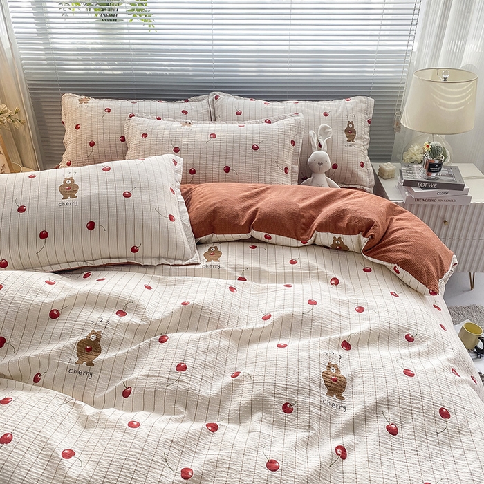 91家纺网 家纺一手货源 找家纺 寐时代 2024新款A类有氧提花水洗泡泡棉四件套 樱桃熊