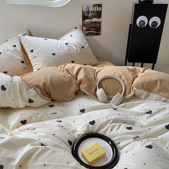 91家纺网 家纺一手货源 找家纺 阿曼达 2024春夏直播新款母婴级泡泡m皱皱纱水洗m印花四件套 波点小爱心