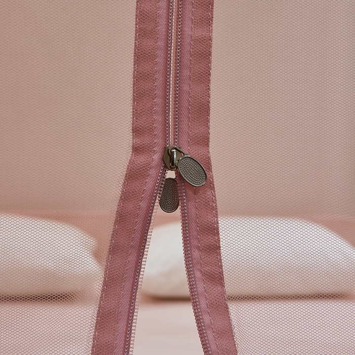 91家纺网 家纺一手货源 找家纺 2024新款蕾丝T形三开门坐床式蚊帐 玫瑰粉-床笠款-经典铁艺烤漆支架