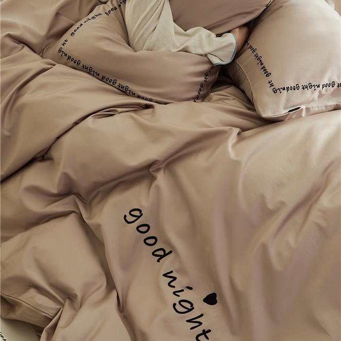 91家纺网 家纺一手货源 找家纺 新款高密全棉绣花四件套--晚安系列 常规版 晚安-脏脏粉