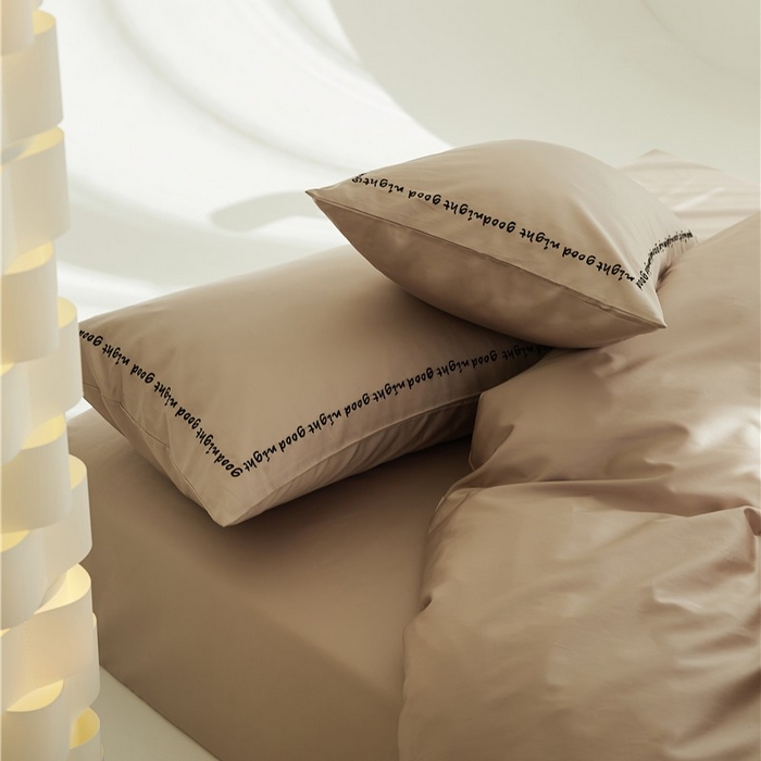 91家纺网 家纺一手货源 找家纺 新款高密全棉绣花四件套--晚安系列 常规版 晚安-脏脏粉