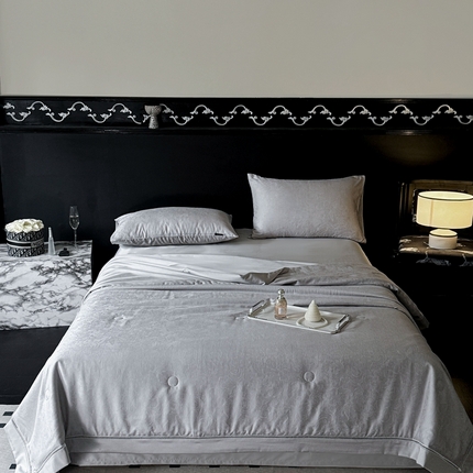 91家纺网 家纺一手货源 找家纺 （总）娇逸家居 2024新款100支天丝棉贡缎提花夏被（可配同款床单枕套为夏被四件套） 