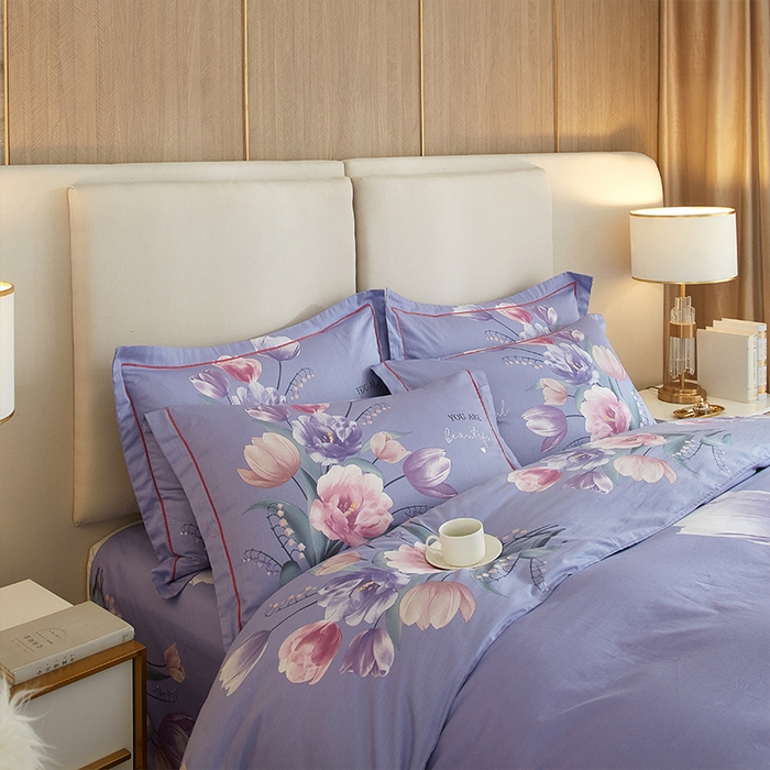 91家纺网 家纺一手货源 找家纺 格里芬家纺 2025新款全棉大版13372纯棉印花四件套 花香溢彩-紫