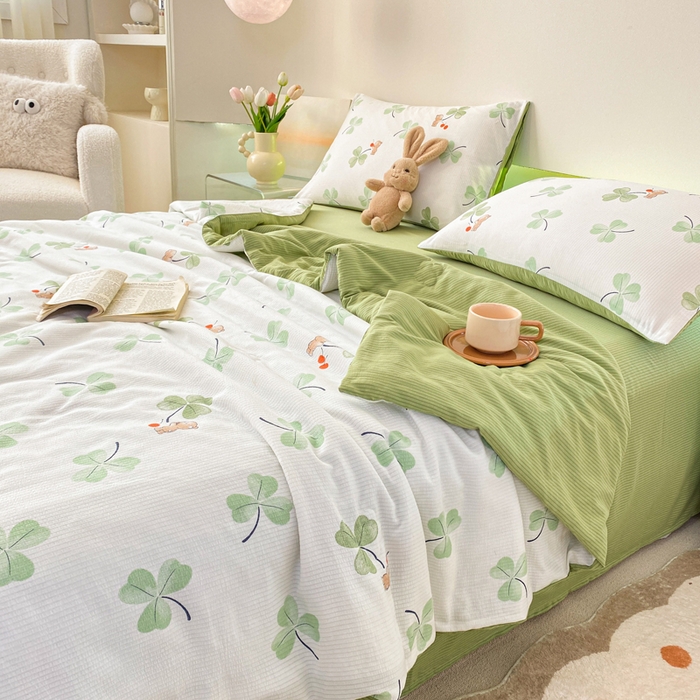 91家纺网 家纺一手货源 找家纺 憨豆 2025直播代发泡泡云朵棉印花夏被四件套系列 幸运熊-绿