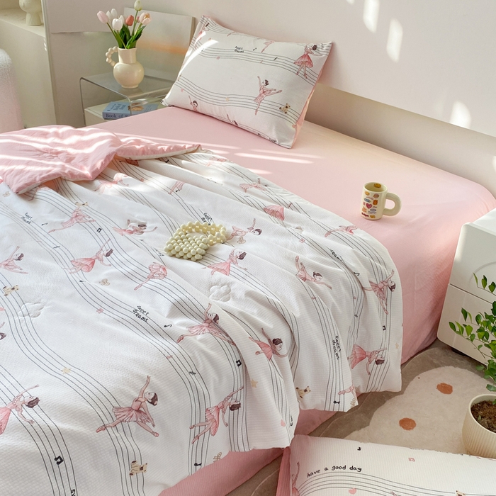 91家纺网 家纺一手货源 找家纺 憨豆 2025直播代发泡泡云朵棉印花夏被四件套系列 芭蕾女孩