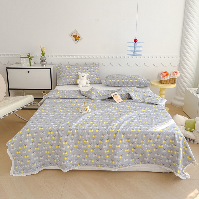 91家纺网 家纺一手货源 找家纺 芯恋家居 2025新品全棉绣花边工艺款全棉棉花夏被春秋被 樱桃点点