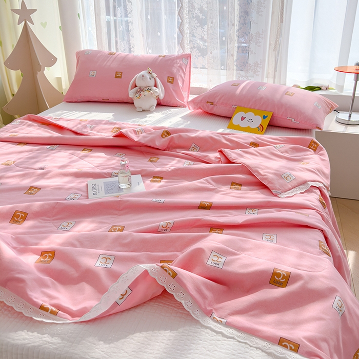 91家纺网 家纺一手货源 找家纺 芯恋家居 2025新品全棉绣花边工艺款全棉棉花夏被春秋被 小香风