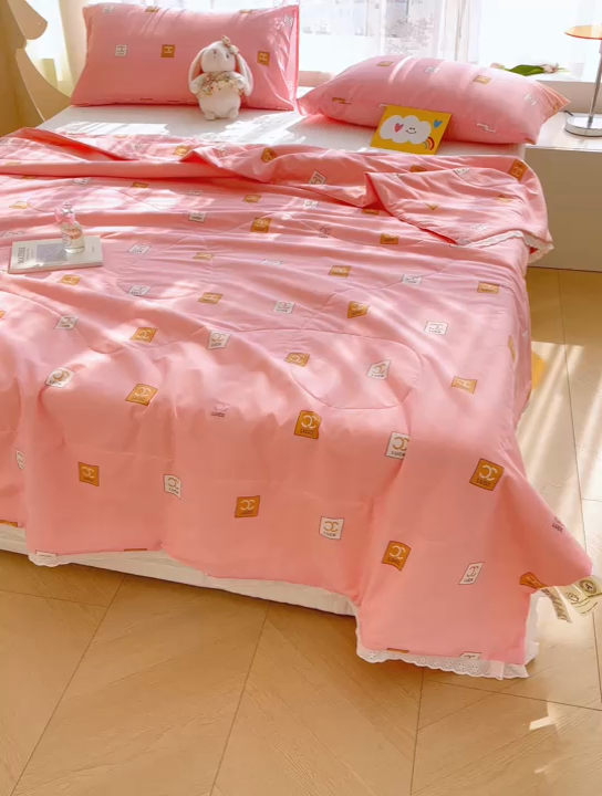 91家纺网 家纺一手货源 找家纺 芯恋家居 2025新品全棉绣花边工艺款全棉棉花夏被春秋被 小香风