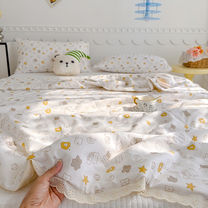 91家纺网 家纺一手货源 找家纺 芯恋家居 2025新品全棉绣花边工艺款全棉棉花夏被春秋被 浪漫之约