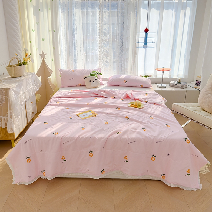 91家纺网 家纺一手货源 找家纺 芯恋家居 2025新品全棉绣花边工艺款全棉棉花夏被春秋被 阳光花朵