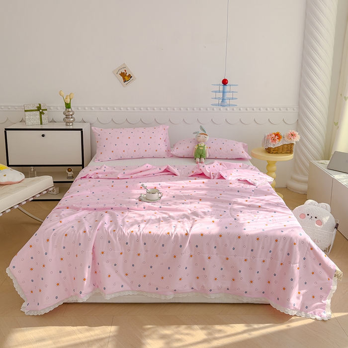 91家纺网 家纺一手货源 找家纺 芯恋家居 2025新品全棉绣花边工艺款全棉棉花夏被春秋被 漫步时光