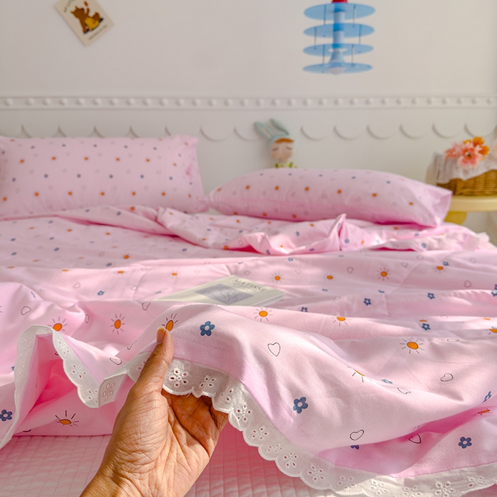 91家纺网 家纺一手货源 找家纺 芯恋家居 2025新品全棉绣花边工艺款全棉棉花夏被春秋被 漫步时光