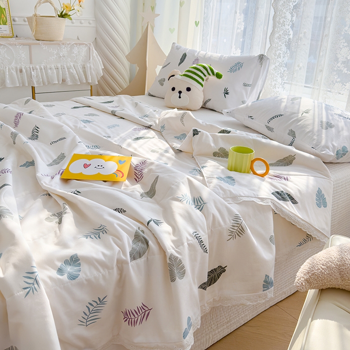 91家纺网 家纺一手货源 找家纺 芯恋家居 2025新品全棉绣花边工艺款全棉棉花夏被春秋被 绿朵清晨