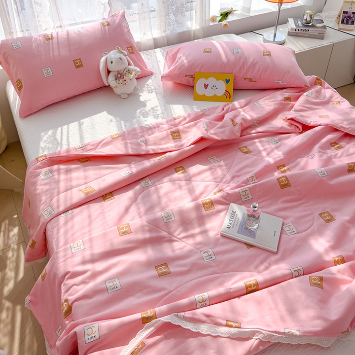 91家纺网 家纺一手货源 找家纺 芯恋家居 2025新品全棉绣花边工艺款全棉棉花夏被春秋被 小香风