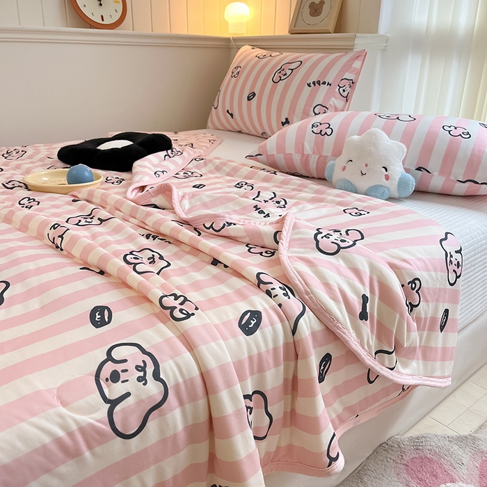 91家纺网 家纺一手货源 找家纺 桃子家居 2024新款A类高品质牛奶丝软糯针织棉夏被 针织棉-条纹狗狗粉