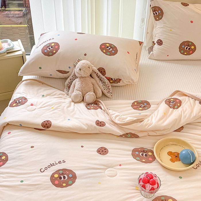 91家纺网 家纺一手货源 找家纺 桃子家居 2024新款A类高品质牛奶丝软糯针织棉夏被 针织棉-趣多多