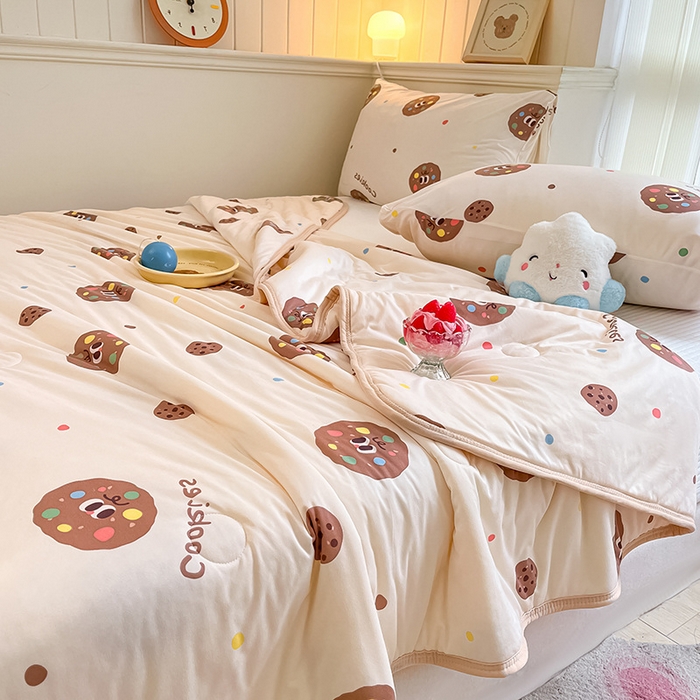 91家纺网 家纺一手货源 找家纺 桃子家居 2024新款A类高品质牛奶丝软糯针织棉夏被 针织棉-趣多多