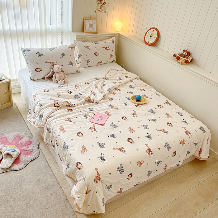 91家纺网 家纺一手货源 找家纺 桃子家居 2024新款A类高品质牛奶丝软糯针织棉夏被 针织棉-森林派对