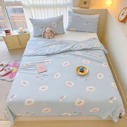 91家纺网 家纺一手货源 找家纺 桃子家居 2024新款A类高品质牛奶丝软糯针织棉夏被 针织棉-云朵蓝