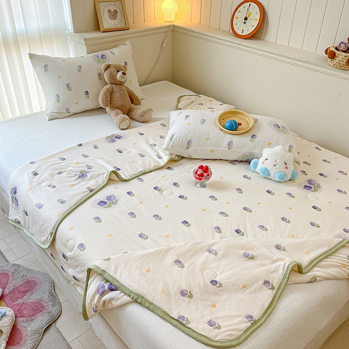 91家纺网 家纺一手货源 找家纺 桃子家居 2024新款A类高品质牛奶丝软糯针织棉夏被 针织棉-奶油郁金香紫