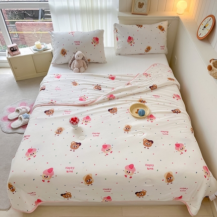 91家纺网 家纺一手货源 找家纺 （总）桃子家居 2024新款A类高品质牛奶丝软糯针织棉夏被