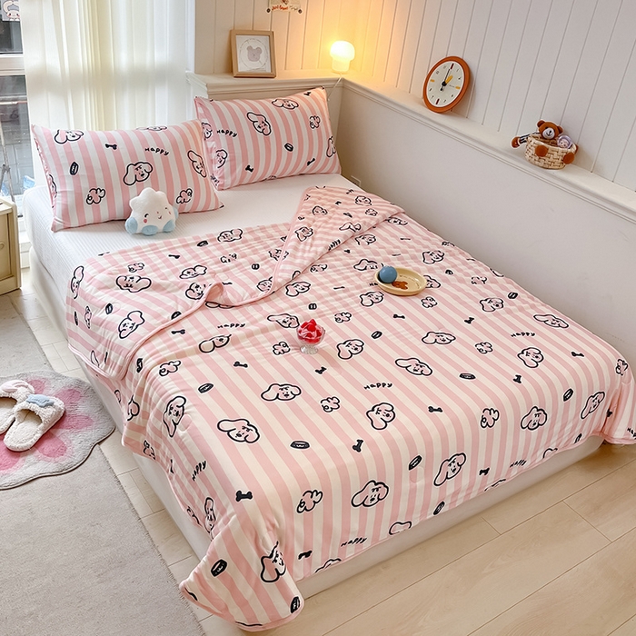 91家纺网 家纺一手货源 找家纺 桃子家居 2024新款A类高品质牛奶丝软糯针织棉夏被 针织棉-条纹狗狗粉