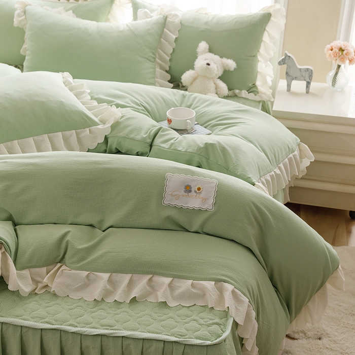 91家纺网 家纺一手货源 找家纺 丝印良品 2024新款四季款夹棉泡泡纱床裙床笠被套四件套 豆绿