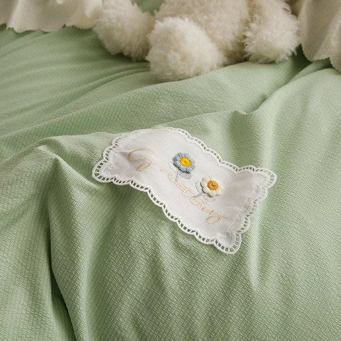 91家纺网 家纺一手货源 找家纺 绒世界 绒世界 2025新款四季款夹棉泡泡纱床裙床笠被套四件套 豆绿