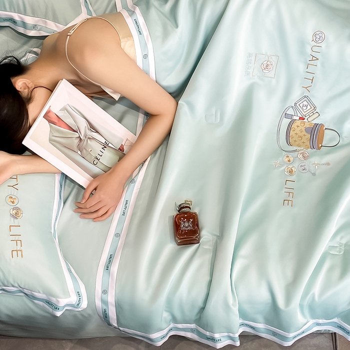 91家纺网 家纺一手货源 找家纺 欧冠家纺 2024新款大牌风水洗真丝绣花床笠被套夏被四件套 路易系列 路易-白茶绿