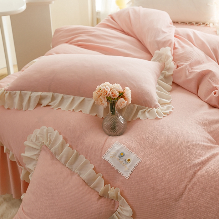 91家纺网 家纺一手货源 找家纺 欧冠家纺 2024新款四季款夹棉泡泡纱床裙床笠被套四件套 玉色