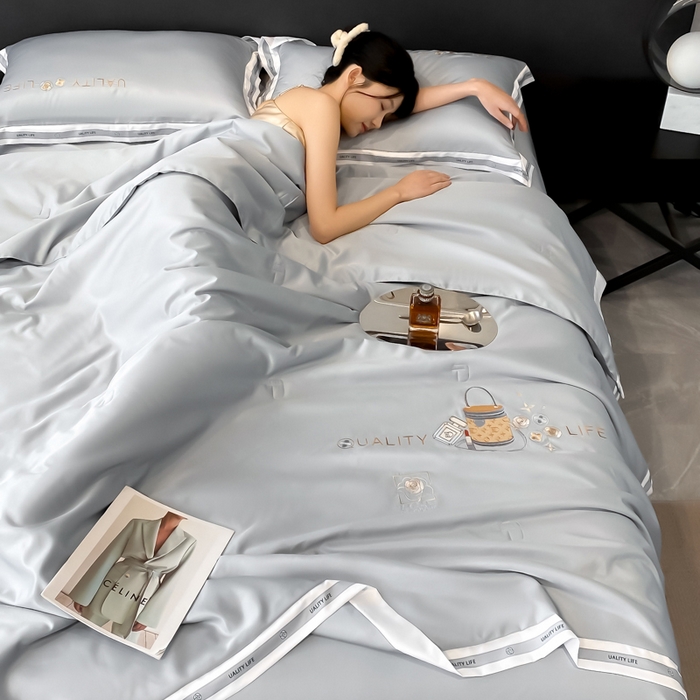 91家纺网 家纺一手货源 找家纺 欧冠家纺 2024新款大牌风水洗真丝绣花床笠被套夏被四件套 路易系列 路易-山灰