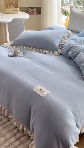 91家纺网 家纺一手货源 找家纺 绒世界 绒世界 2025新款四季款夹棉泡泡纱床裙床笠被套四件套 慕蓝