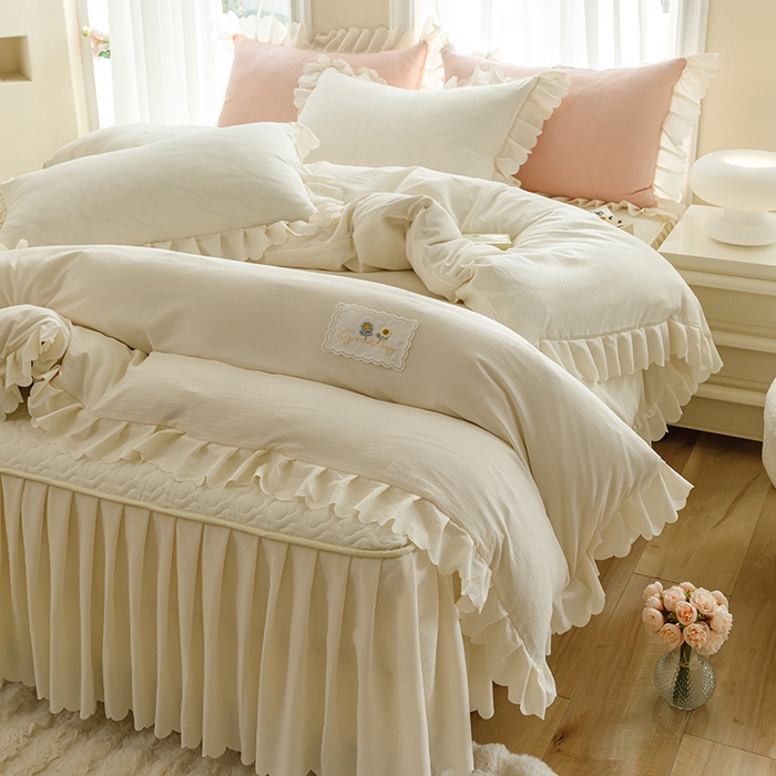 91家纺网 家纺一手货源 找家纺 绒世界 绒世界 2025新款四季款夹棉泡泡纱床裙床笠被套四件套 米白