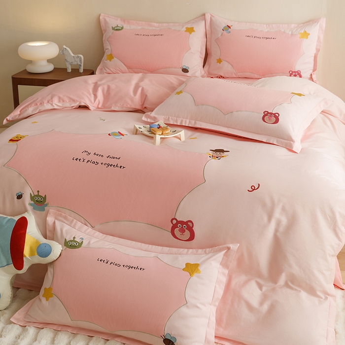 91家纺网 家纺一手货源 找家纺 欧冠家纺 2024新款全棉床笠绣花卡通刺绣四件套巴斯光年系列 巴斯光年-粉玉