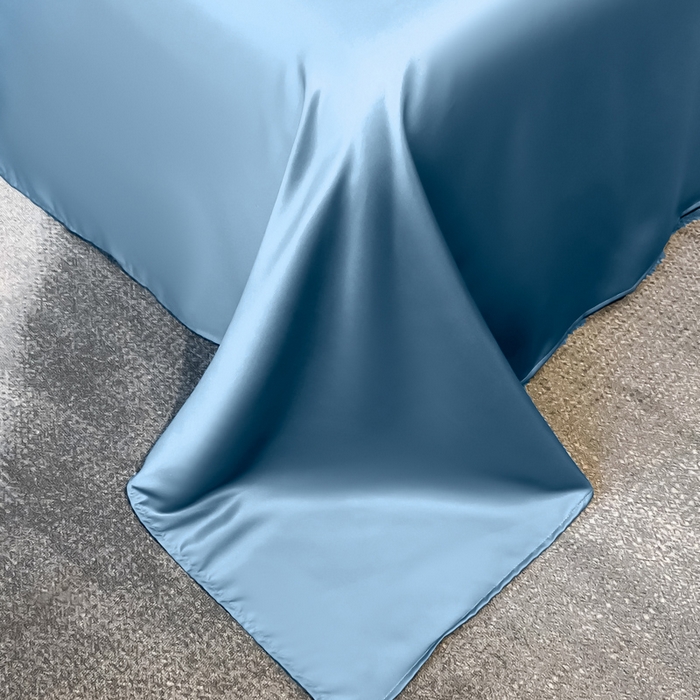 91家纺网 家纺一手货源 找家纺 欧冠家纺 2024新款大牌风水洗真丝绣花床笠被套夏被四件套 路易系列 路易-宾利蓝