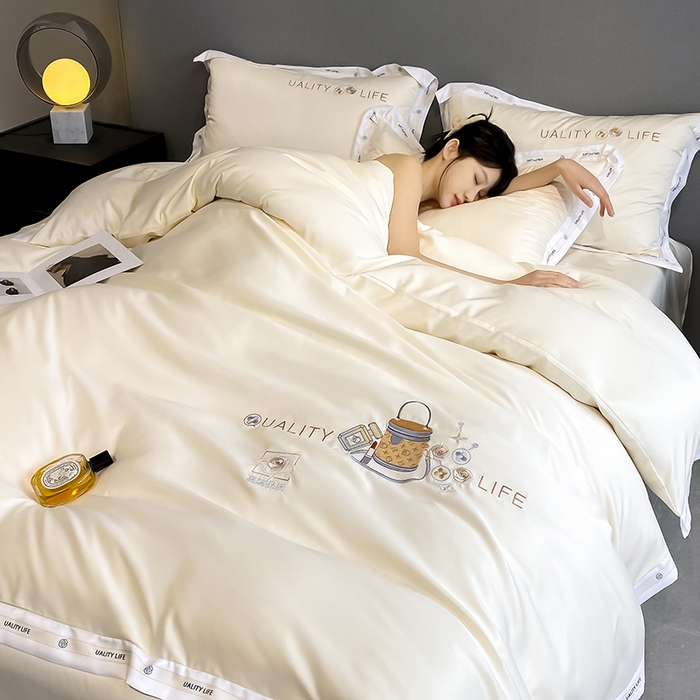 91家纺网 家纺一手货源 找家纺 欧冠家纺 2024新款大牌风60S水洗真丝刺绣床笠被套四件套香奈系列 香奈-月白