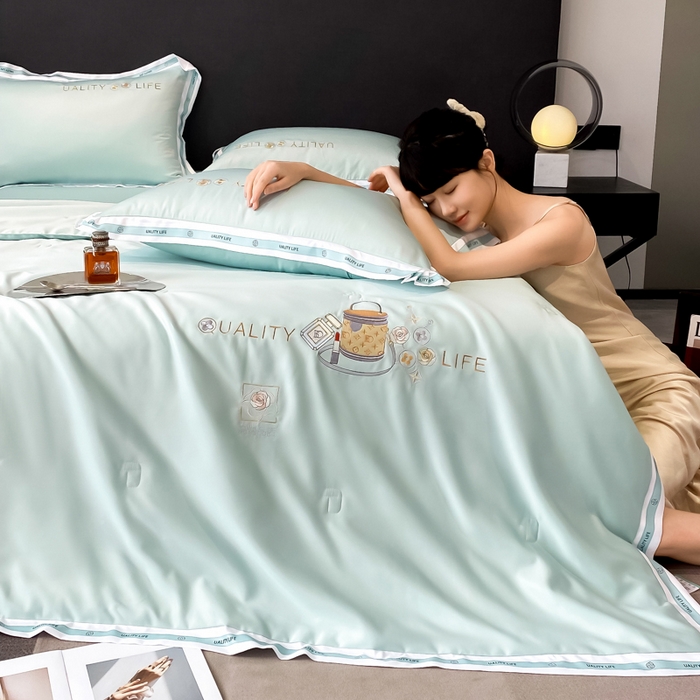 91家纺网 家纺一手货源 找家纺 欧冠家纺 2024新款大牌风水洗真丝绣花床笠被套夏被四件套 路易系列 路易-白茶绿